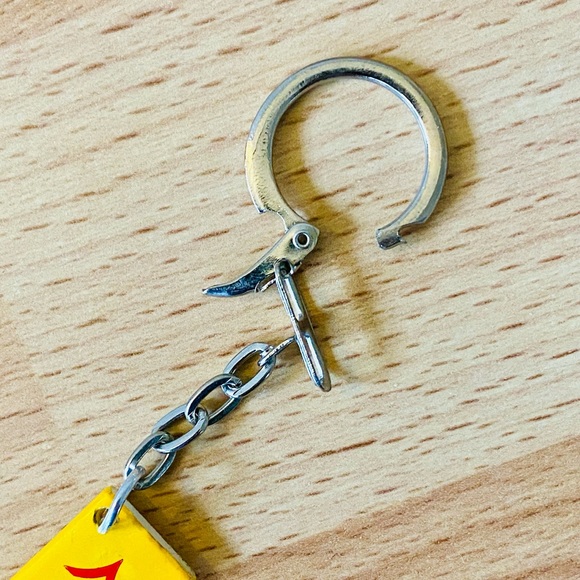 1970s WRIGLEY’S JUICY FRUIT CHEWING GUM KEYCHAIN - Picture 4 of 4